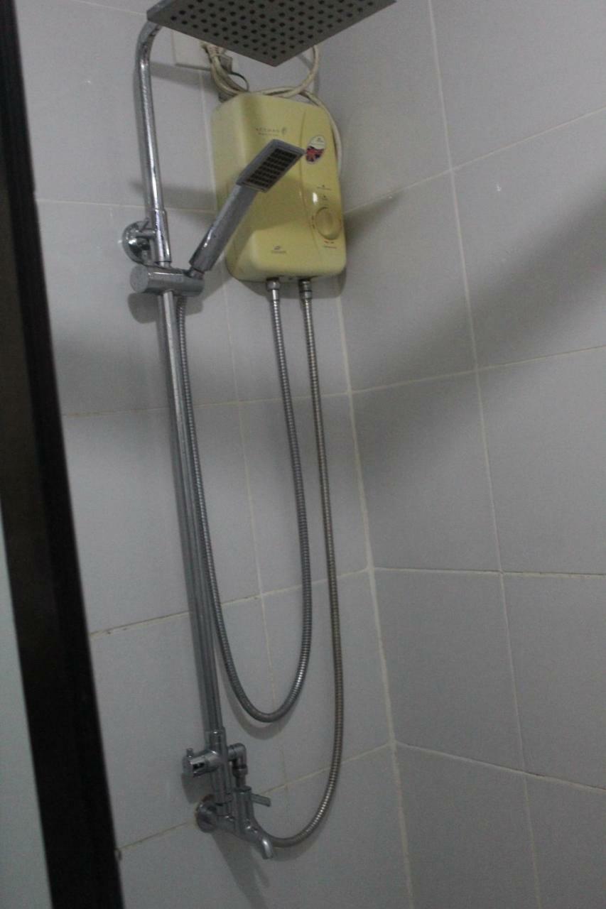 One Oasis A8 At The Back Of Sm Mall Davao Free Pool Exterior foto