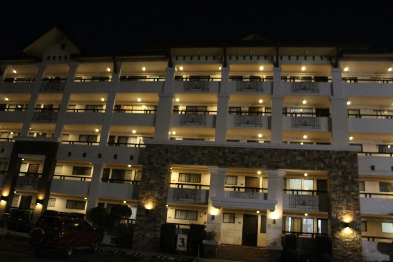 One Oasis A8 At The Back Of Sm Mall Davao Free Pool Exterior foto