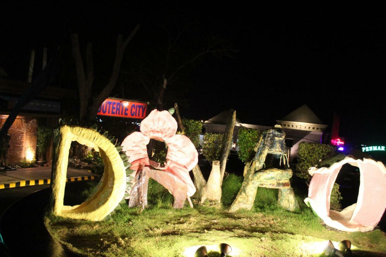 One Oasis A8 At The Back Of Sm Mall Davao Free Pool Exterior foto